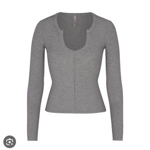 Skims soft lounge split neck Longsleeve